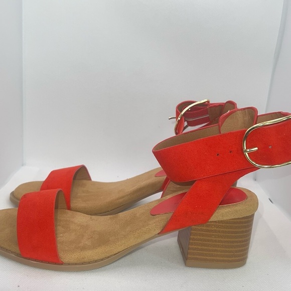 Red Ankle Strap Heeled Sandals Gold Buckle Open Toe Block Heel Shoes - Picture 3 of 6